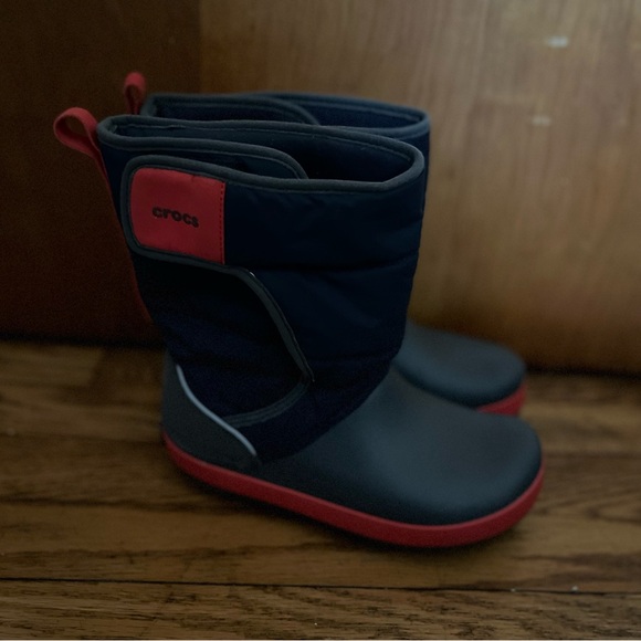 Navy blue and red Crocs boots size 2 - Picture 1 of 8